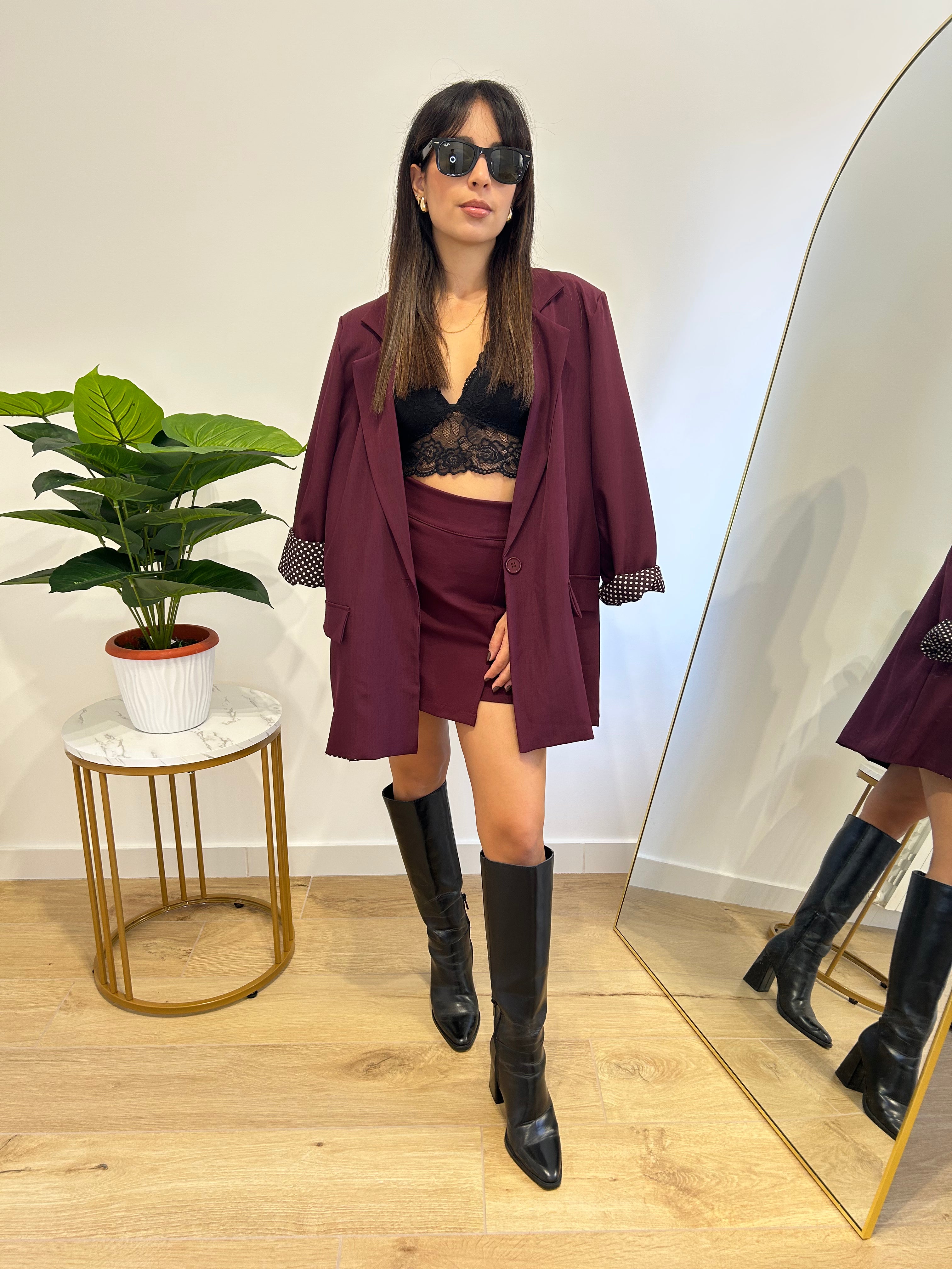 Giacca bordeaux con risvolti a pois
